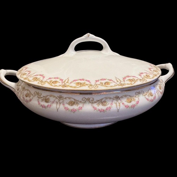 Vintage B&C Co. Limoges France Floral and Gold Scroll Covered Vegetable Dish - Picture 5 of 10